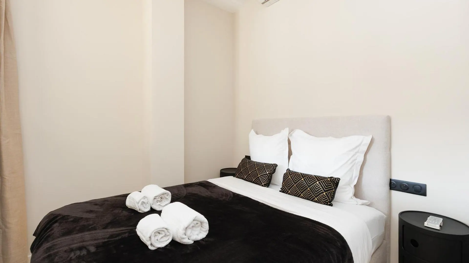 Apartment Palais Miramar Yourhosthelper Cannes France